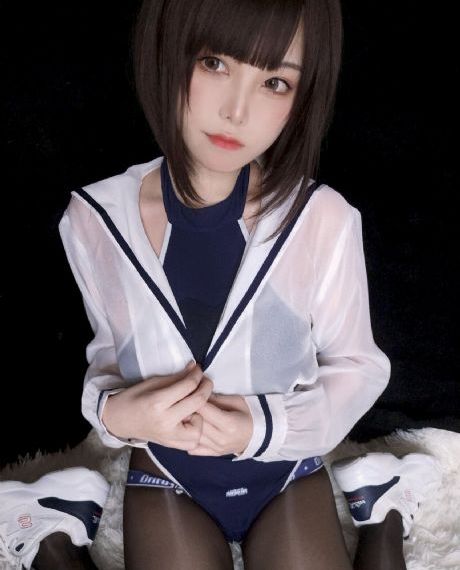 趁女朋友洗澡玩她闺蜜h